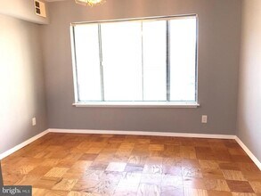 11423 Commonwealth Dr in North Bethesda, MD - Building Photo - Building Photo