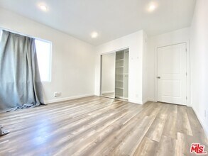 2012 S Holt Ave-Unit -1 in Los Angeles, CA - Building Photo - Building Photo