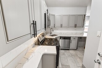 6112 N Winthrop Ave in Chicago, IL - Building Photo - Building Photo