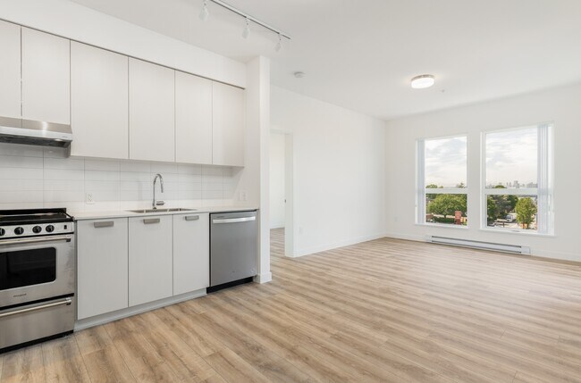 368 Lakewood Dr in Vancouver, BC - Building Photo - Building Photo