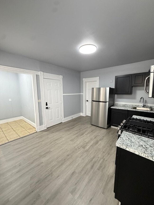 52 Farren Ave