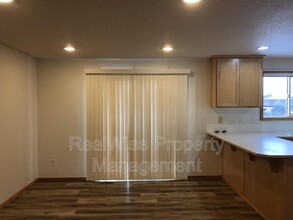 2955 NW 9th Ln in Redmond, OR - Building Photo - Building Photo