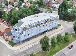 400 York Blvd in Hamilton, ON - Building Photo - Building Photo