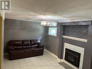 99 Tulip St in Georgina, ON - Building Photo - Building Photo