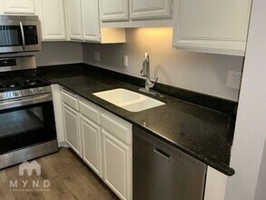 2415 Sycamore Glen Dr in Sparks, NV - Foto de edificio - Building Photo