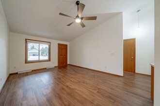 3610 N Marcos Ln in Appleton, WI - Building Photo - Building Photo