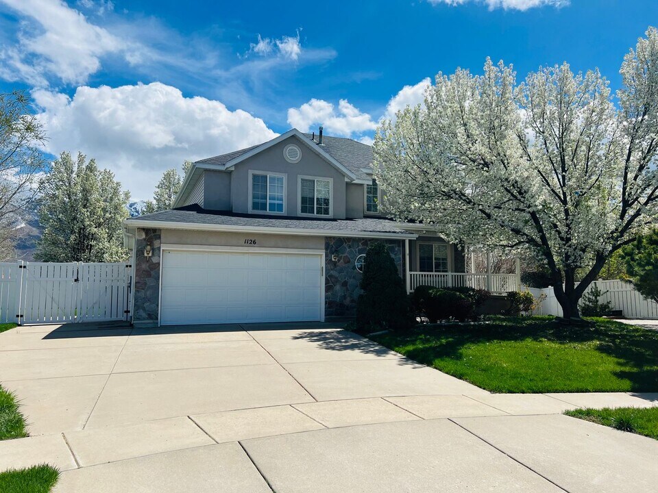 1126 E 2550 N in Layton, UT - Building Photo