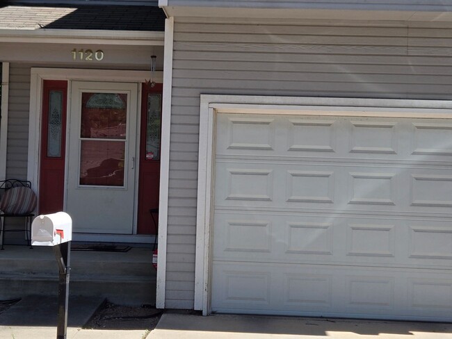 property at 1118-1120 W Pikes Peak Ave