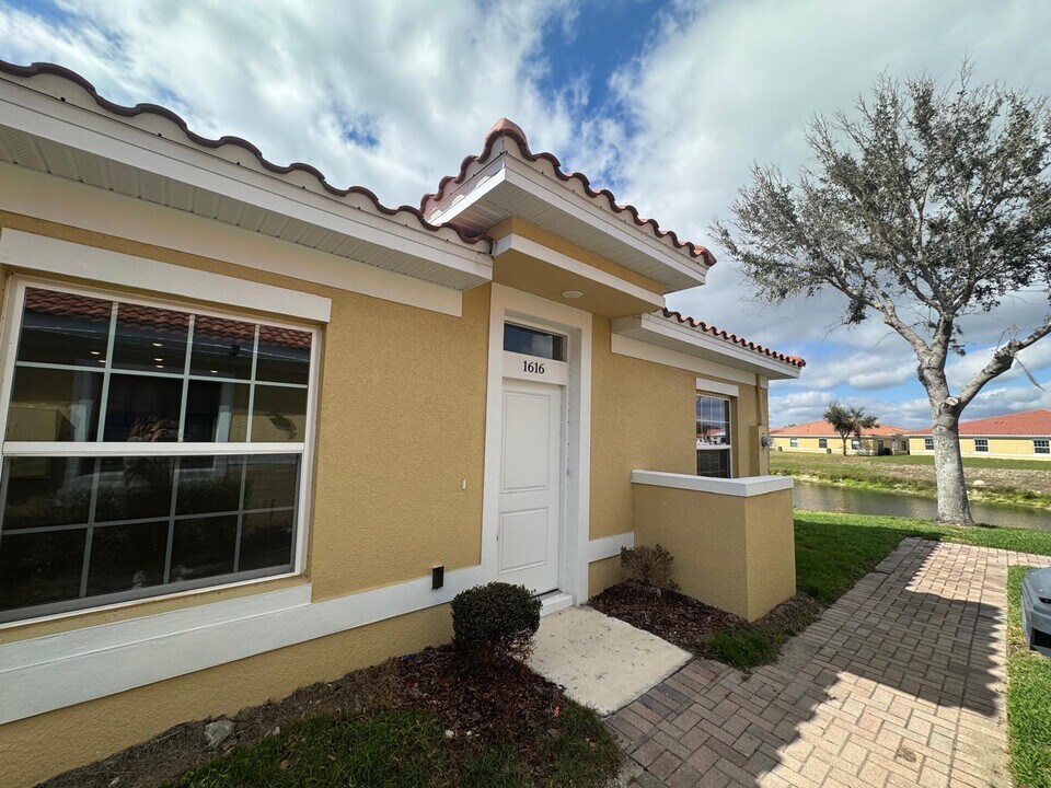 1616 Cumin Dr in Poinciana, FL - Building Photo