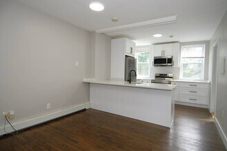 12 Davies Pl in Poughkeepsie, NY - Building Photo - Building Photo