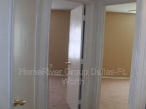 9812 Michelle Dr in Dallas, TX - Building Photo - Building Photo
