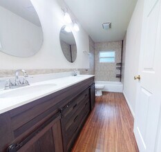 1649 Airport Dr in Tallahassee, FL - Building Photo - Building Photo