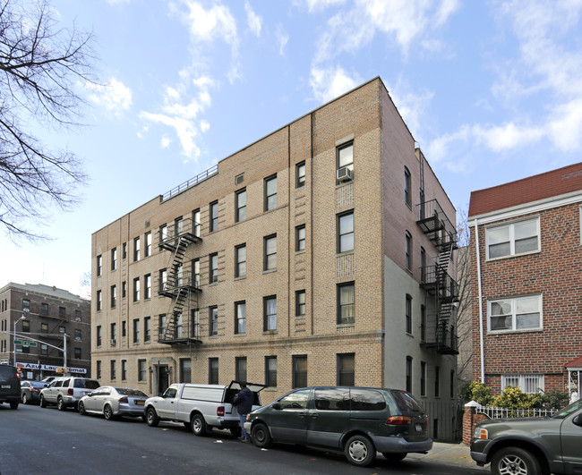 32-86 34th St in Astoria, NY - Foto de edificio - Building Photo