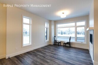 2857-2812 12 Ave SW in Calgary, AB - Building Photo - Building Photo