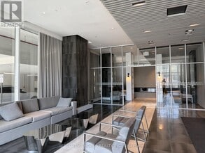 2481 Taunton Rd in Oakville, ON - Building Photo - Building Photo