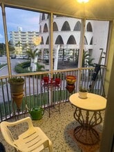 1710 NE 191st St in Miami, FL - Building Photo - Building Photo