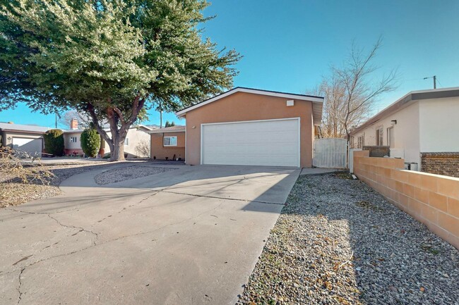 1408 Dorothy St NE in Albuquerque, NM - Foto de edificio - Building Photo