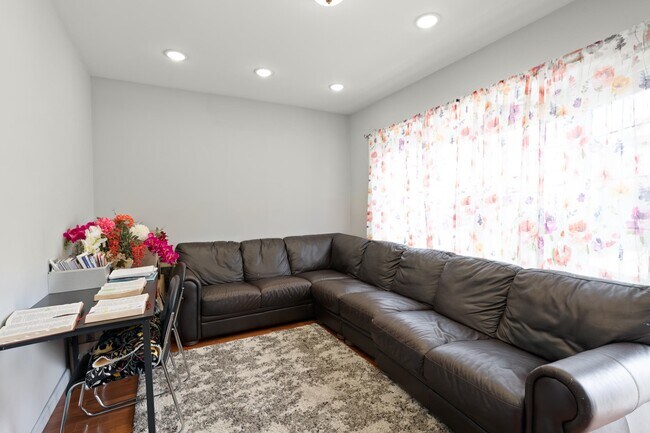 164 Avenue B in Bayonne, NJ - Building Photo - Building Photo