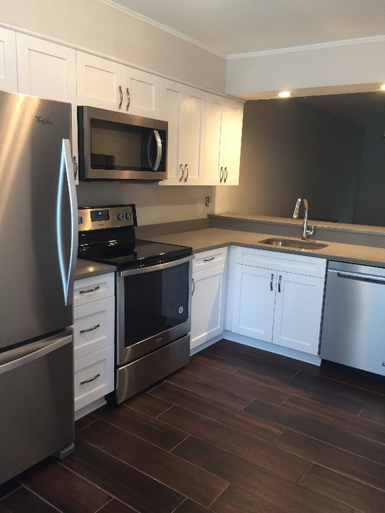 6420 Ducketts Ln in Elkridge, MD - Building Photo