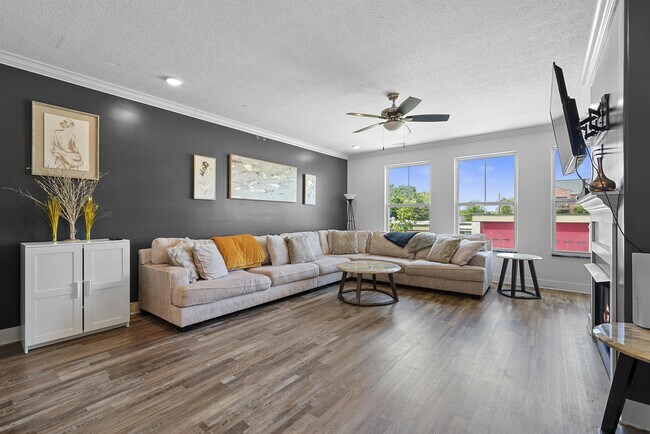 1436 Indianola Ave in Columbus, OH - Building Photo - Building Photo