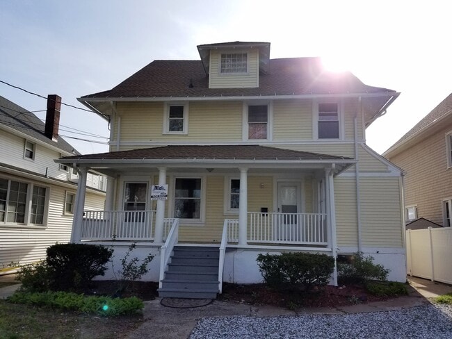 92 Townsend Ave, Unit 2nd