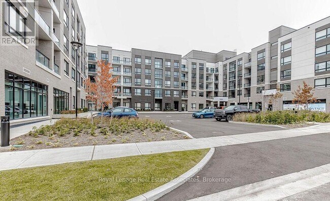 3250 Carding Mill Trail in Oakville, ON - Building Photo - Building Photo