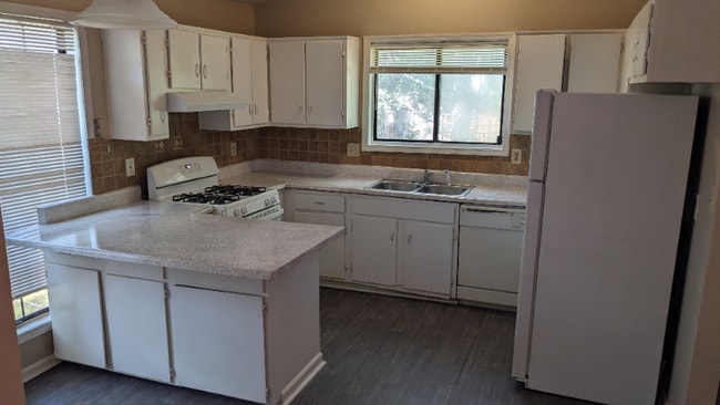 697 Tarkington Rd N in Stone Mountain, GA - Building Photo - Building Photo