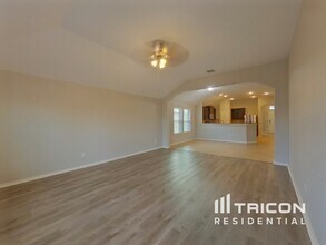 617 Chickadee Dr in Fort Worth, TX - Building Photo - Building Photo