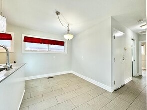 30 Gildea St in Hamilton, ON - Building Photo - Building Photo