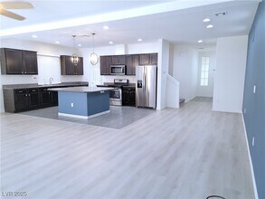 9773 Lone Canary Ct in Las Vegas, NV - Building Photo - Building Photo