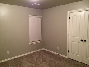 211 Ashley Dr in Edmond, OK - Building Photo - Building Photo