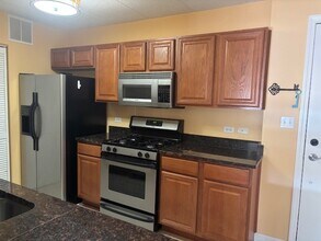 9400 S 79th Ave in Hickory Hills, IL - Building Photo - Building Photo