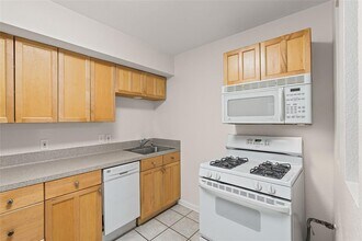 2800 Westhill Dr in Austin, TX - Building Photo - Building Photo