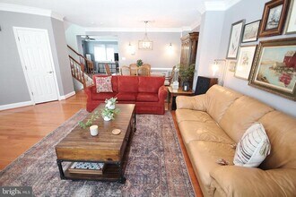 3335 Wilton Crest Ct in Alexandria, VA - Building Photo - Building Photo