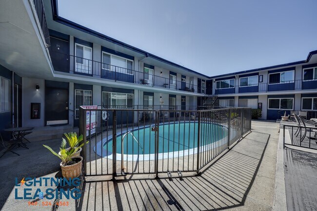property at 328 W Queen St