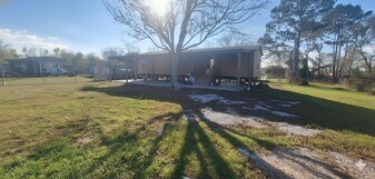 111 County Rd 6037 in Dayton, TX - Building Photo