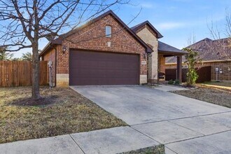 1108 Longhorn Drive in Aubrey, TX - Building Photo - Building Photo