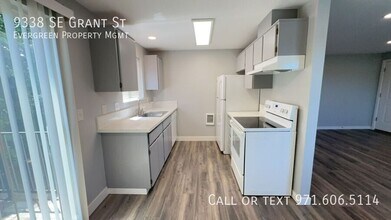 9338 SE Grant St in Portland, OR - Building Photo - Building Photo