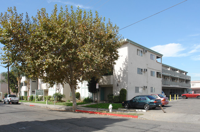 American City Apartments in Santa Ana, CA - Building Photo - Building Photo