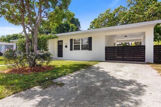 215 Grant Dr in Coral Gables, FL - Building Photo - Building Photo