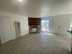 13429 Davenport St, Unit 4 in North Edwards, CA - Building Photo - Building Photo