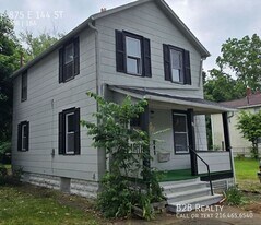 875 E 144th St in Cleveland, OH - Building Photo