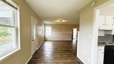 18830 S Hwy 99 E in Oregon City, OR - Building Photo - Building Photo
