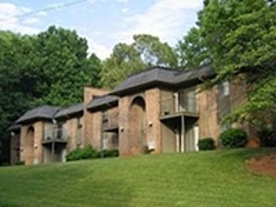 330 Orchard Trace Ln in Charlotte, NC - Building Photo