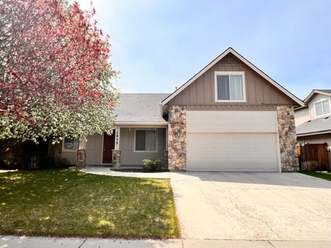 property at 1935 W Marten Creek Dr