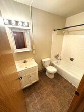 2105 Lake Point Dr in Madison, WI - Building Photo - Building Photo