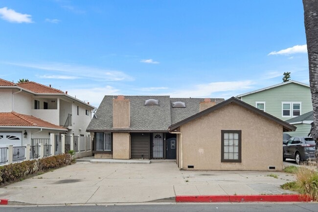 27065 Camino De Estrella in Dana Point, CA - Building Photo - Building Photo