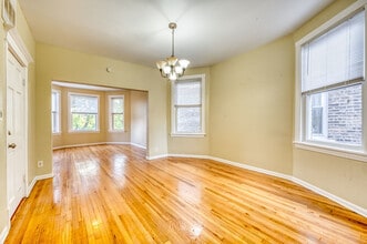 4226 W Kamerling Ave, Unit 2 in Chicago, IL - Building Photo - Building Photo