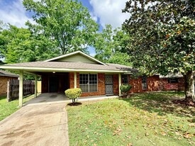 8846 Metairie Dr in Baton Rouge, LA - Building Photo
