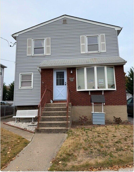 490 Atlantic Ave-Unit -2 in Oceanside, NY - Building Photo